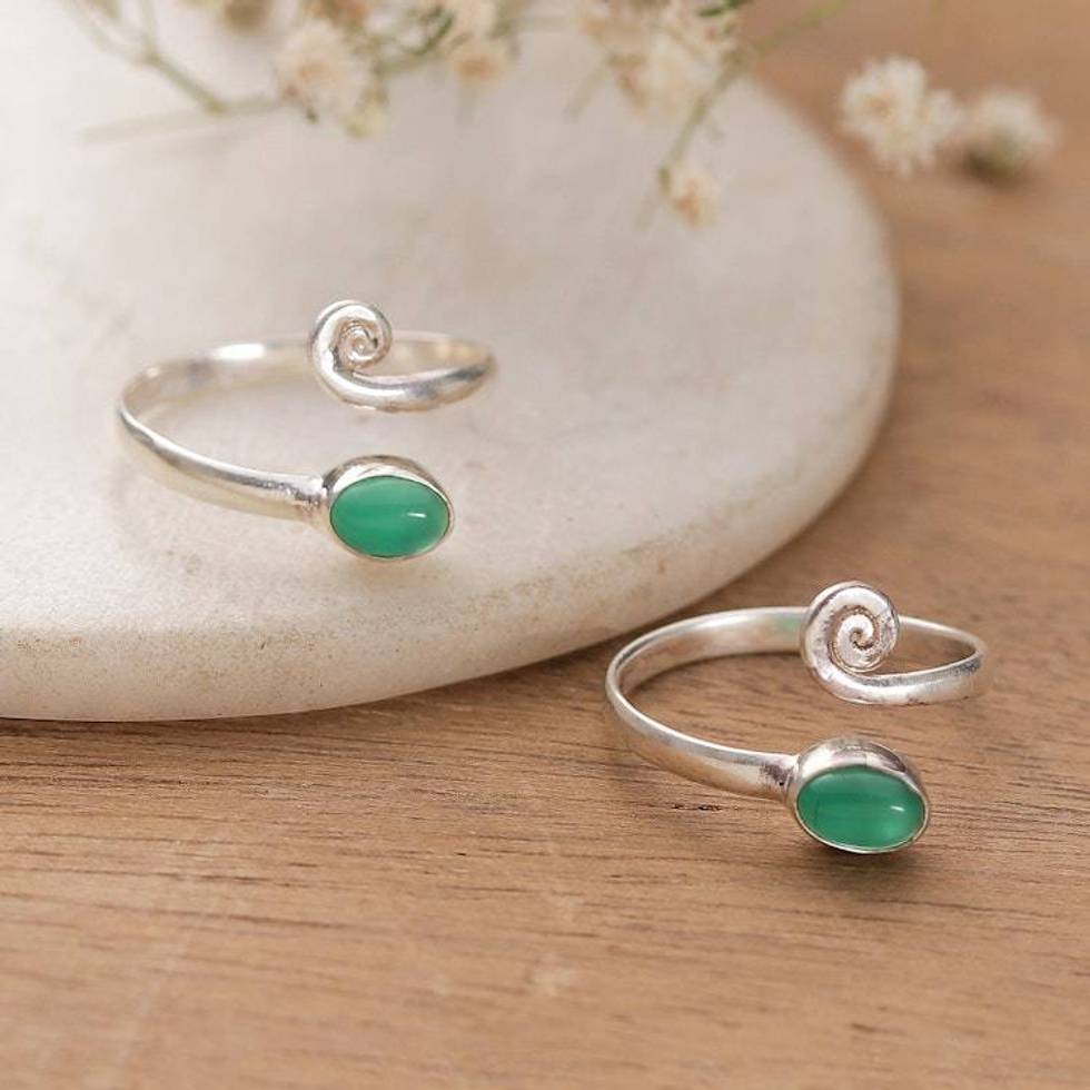 Windy Polished Sterling Silver and Green Onyx Toe Ring Pair 'New Curls'