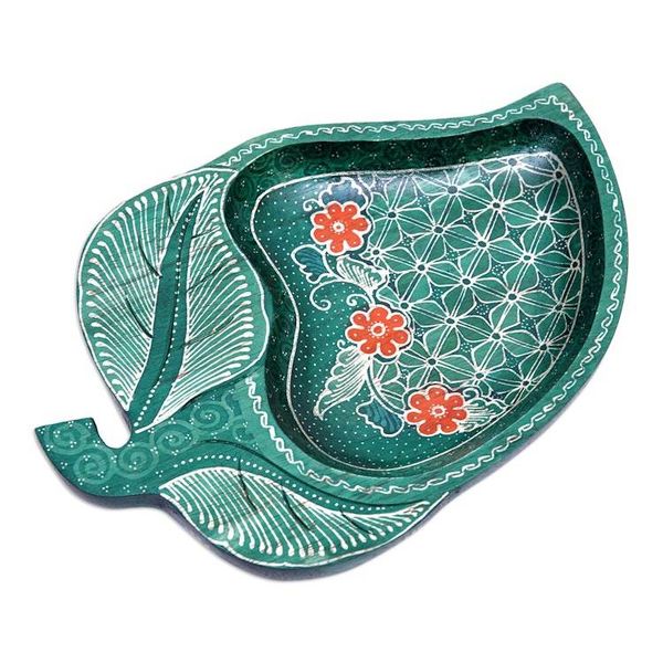 Alternate image for Batik Leaf-Shaped Green and Red Pule Wood Decorative Plate Truntum Foliage