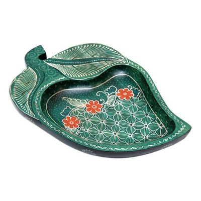 Alternate image for Batik Leaf-Shaped Green and Red Pule Wood Decorative Plate Truntum Foliage