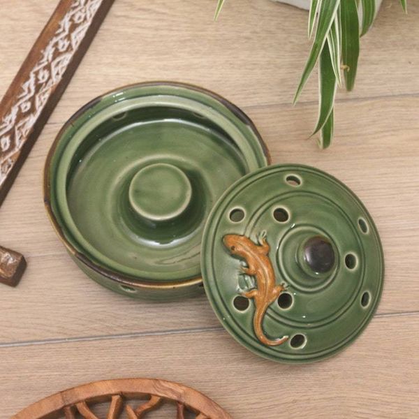 Alternate image for Green Handmade Lizard-Themed Porcelain Mosquito Coil Holder Lizard with Polka Dots
