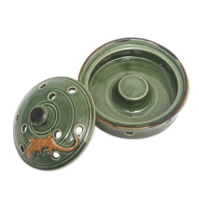 Alternate image for Green Handmade Lizard-Themed Porcelain Mosquito Coil Holder Lizard with Polka Dots