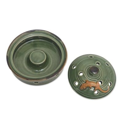 Alternate image for Green Handmade Lizard-Themed Porcelain Mosquito Coil Holder Lizard with Polka Dots