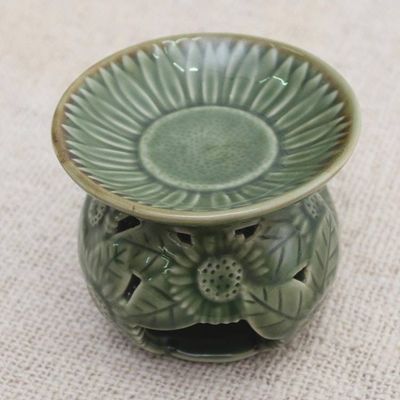 Alternate image for Sunflower Motif Green Ceramic Oil Warmer Fragrant Sunflower