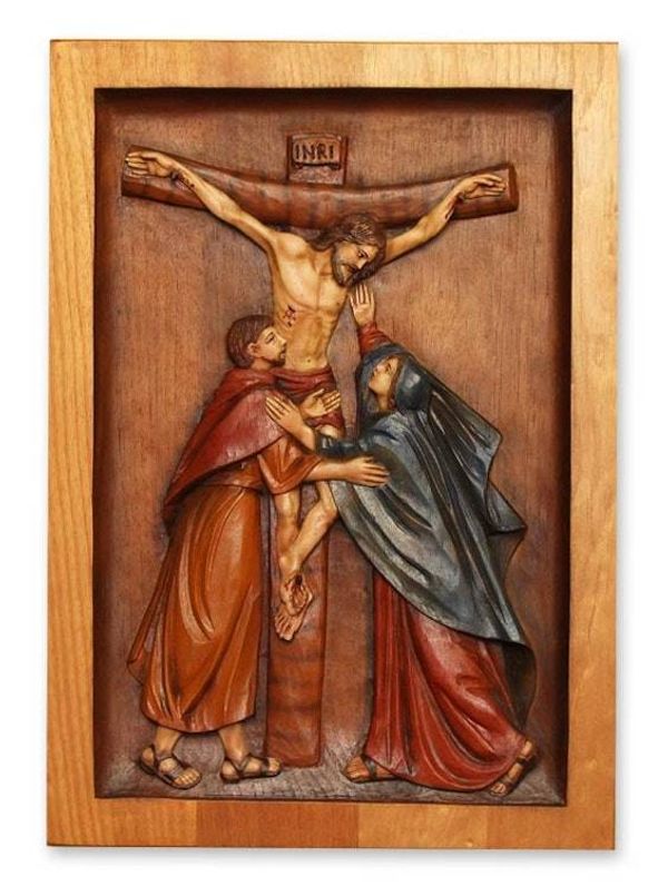 Alternate image for Cedar relief panel Jesus on the Cross