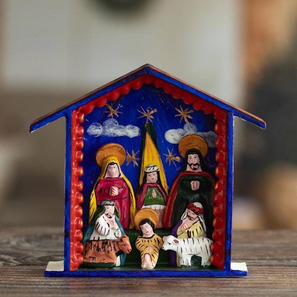 Alternate image for Nativity scene Blessed Are Those Who Come