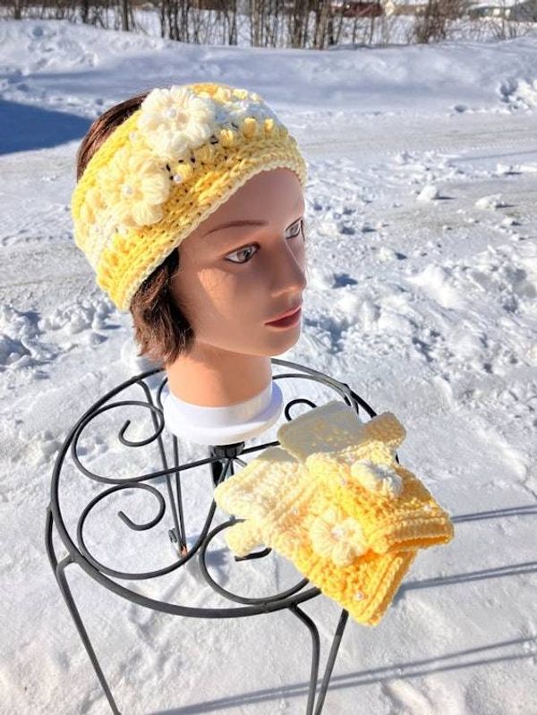 Alternate image for Woman’s Ear Warmer & Fingerless Gloves Set Yellow and White
