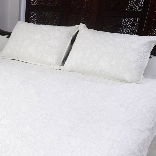 Alternate image for 3-piece Set Embroidery Cotton Queen Duvet Cover Pillow Shams Kashmir White
