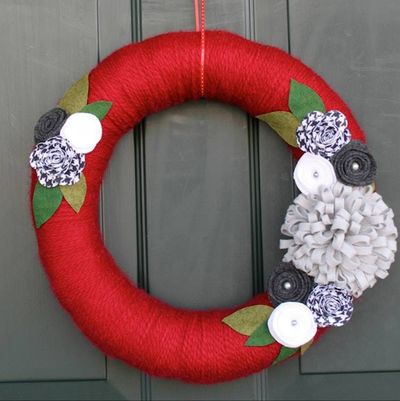 Alternate image for Handcrafted Modern Red Yarn-Wrapped Wreath with Felt Flowers