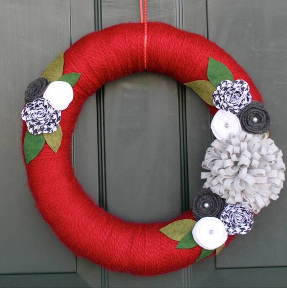 Handcrafted Modern Red Yarn-Wrapped Wreath with Felt Flowers