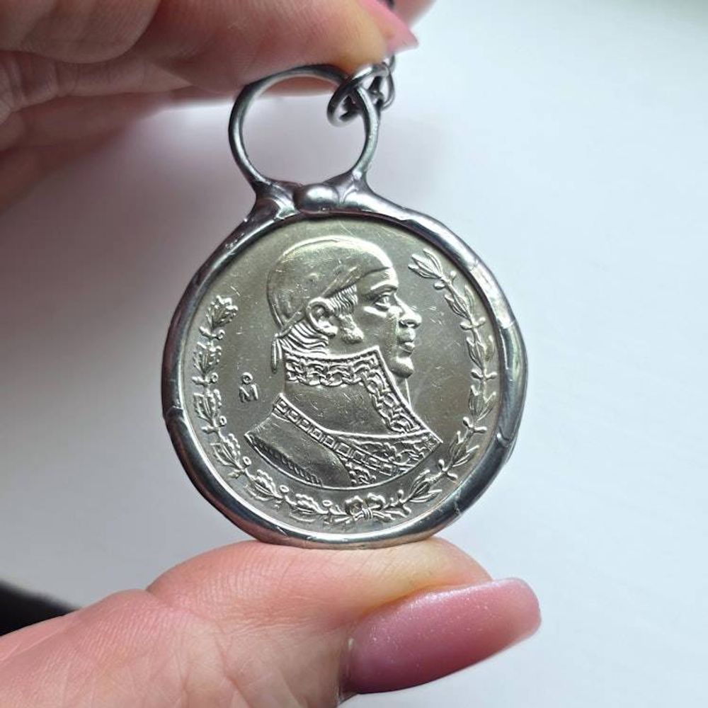 Main item image
