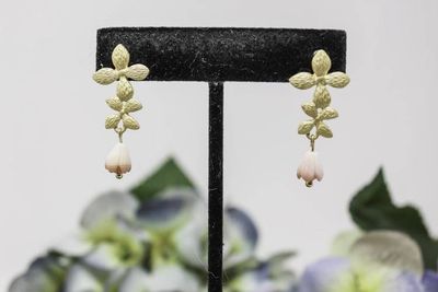 Alternate image for Pink Queen Conch Carved Pikake Floral Earrings