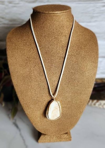 Alternate image for Reversible Wire Wrapped Shell Pendant