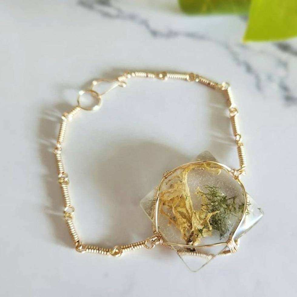Moss and Resin Gold Colored Sterling Silver Bracelet