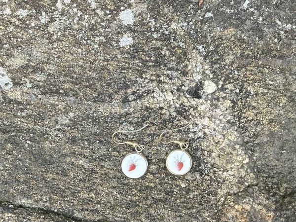 Alternate image for Simple Strawberries Earrings From Vintage Plate, Fruit Dangling Earrings  From Recycled Broken Plates/Cups, Jewelry For Her, Unique Gift