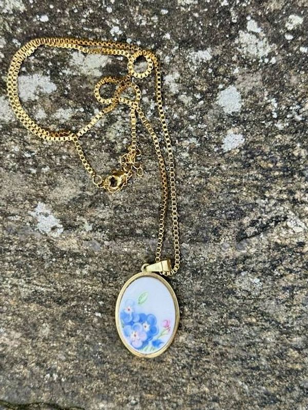 Alternate image for Broken Vintage Plate Forget-Me-Not necklace from reclaimed china, upcycled unique jewelry from crockery made into jewelry, original gift