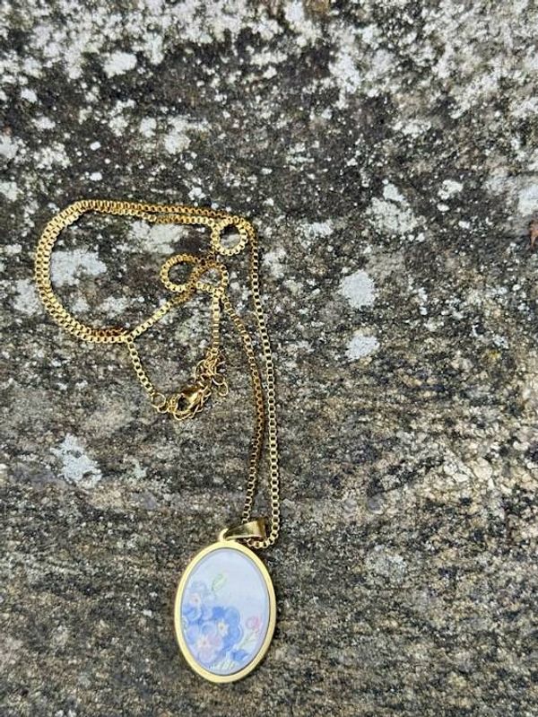 Alternate image for Broken Vintage Plate Forget-Me-Not necklace from reclaimed china, upcycled unique jewelry from crockery made into jewelry, original gift