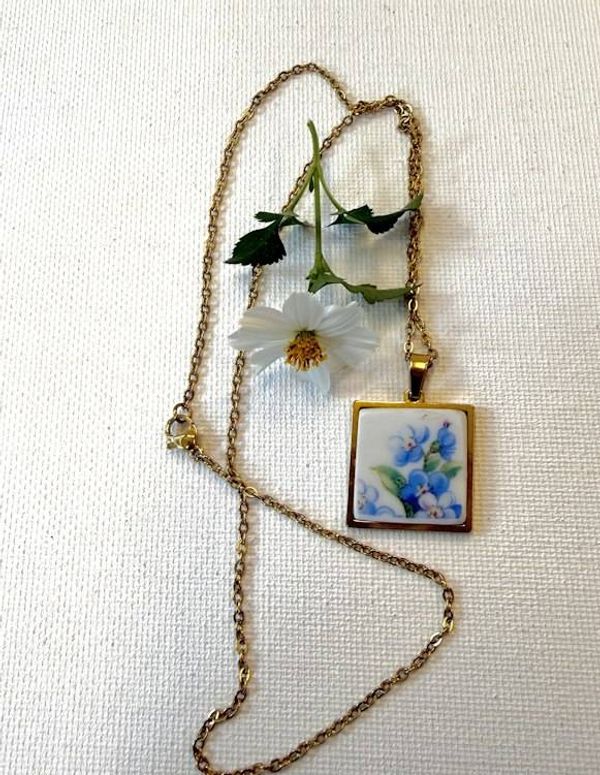 Alternate image for Vintage Broken China Pendant: Upcycled Porcelain Forget-Me-Not Flowers Necklace