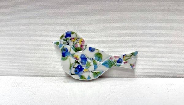 Alternate image for Mini mosaic bird from broken china, small magnet or easel decor, fridge art, unique gift