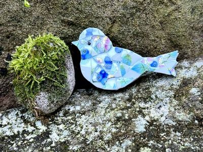 Alternate image for Mini mosaic bird from broken china, small magnet or easel decor,  fridge art, unique gift