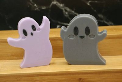 Alternate image for Set of 6 Handmade Goofy Ghost Soaps. Goofy Ghost Soap Gifts, Favors, Treat or Treat Gifts for Halloween parties. Choose Soap Color, Scent, Packaging.