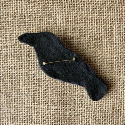 Alternate image for raven brooch, raven pin, raven gift, crow lover gift and needle felted raven, minimalist halloween costume