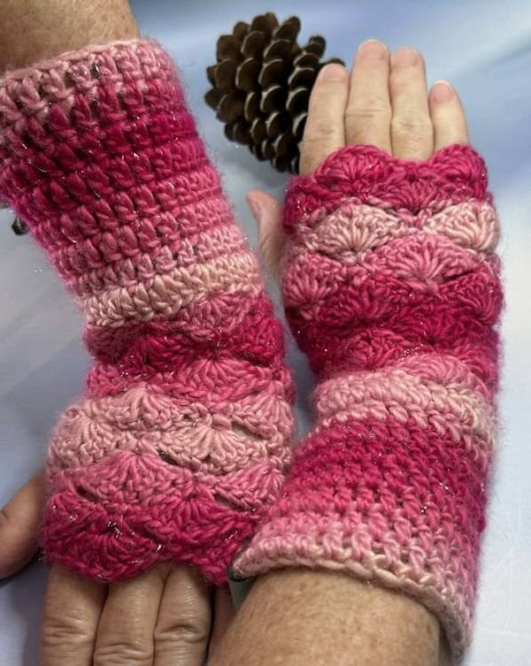 Alternate image for Rosewater Sparkle Fantail Shell Stitch Fingerless Gloves