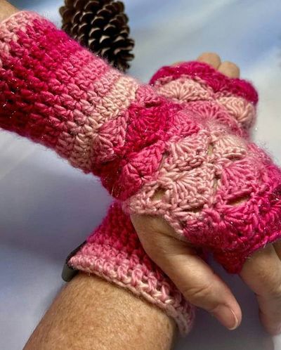 Alternate image for Rosewater Sparkle Fantail Shell Stitch Fingerless Gloves