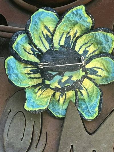 Alternate image for Polymer Clay Fang Flower Brooch