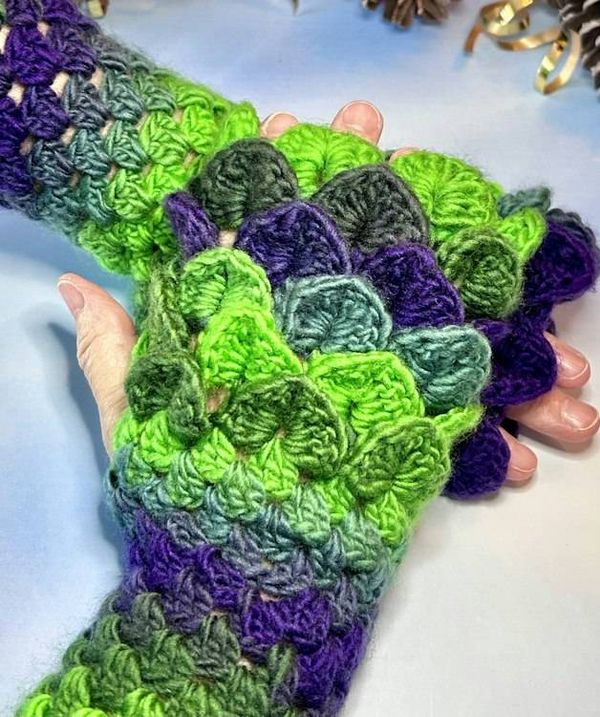 Alternate image for Crocheted Dragon Scale Fingerless Gloves Green Blueberry Large