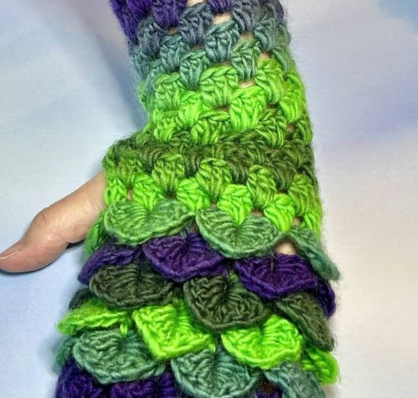 Alternate image for Crocheted Dragon Scale Fingerless Gloves Green Blueberry Large